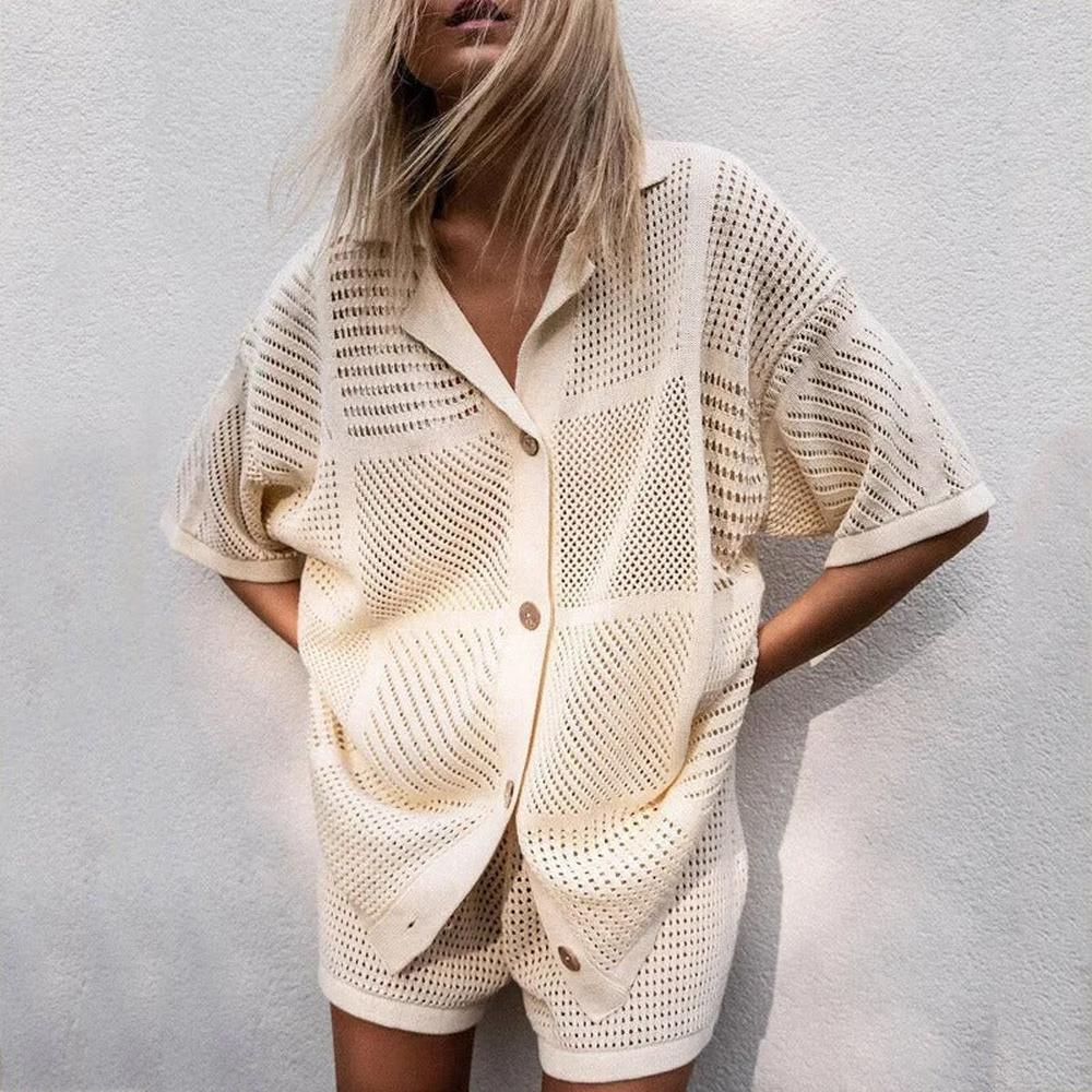 Women's Two-Piece Set in Airy Crochet with Buttoned Shirt and Drawstring Shorts – Chic and Light