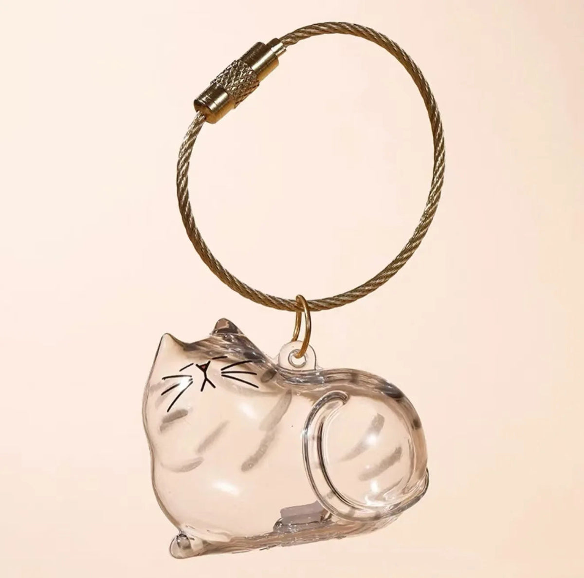 Transparent Resin Pendant with Dog Hair – Elegant and Compact Keychain and Bag Charm