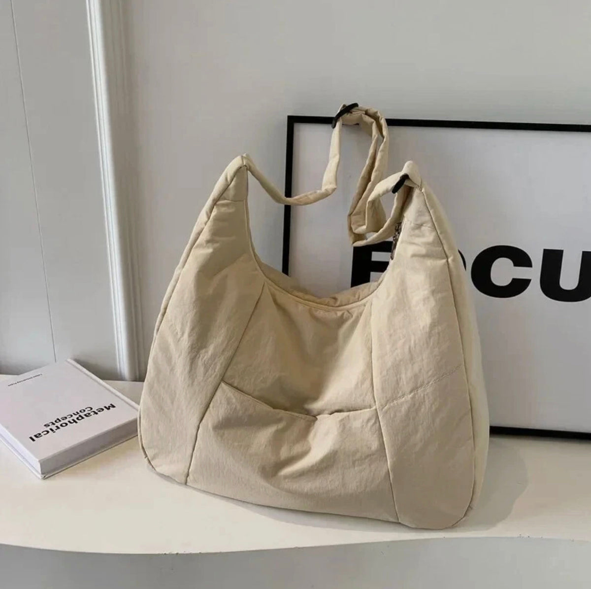 Sac à main en cuir pour femme avec bandoulière amovible – Élégant et pratique, Noir 30x25x15 cm
