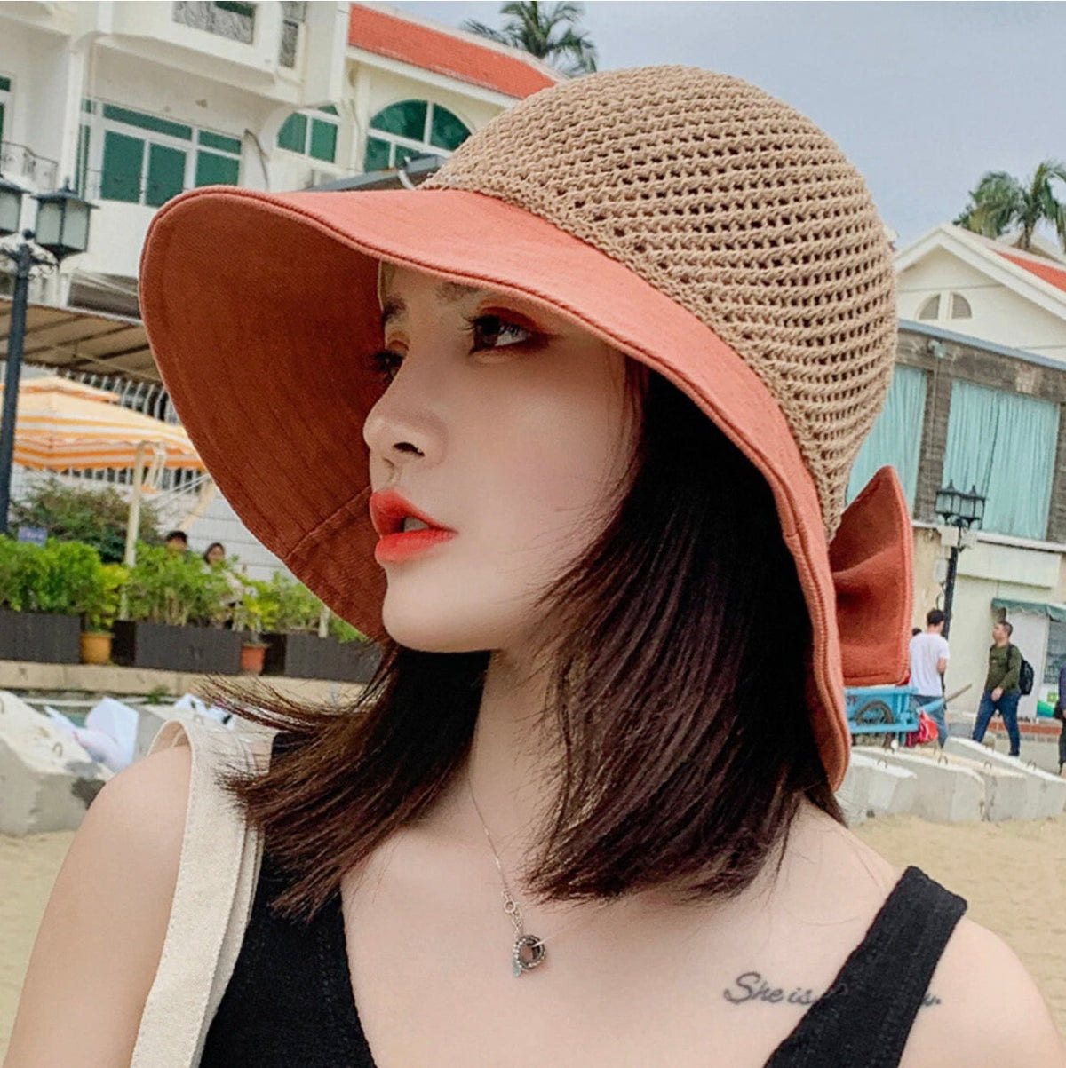 Women's Lightweight Straw Hat with Sun Protection – Elegant Summer Boater Hat