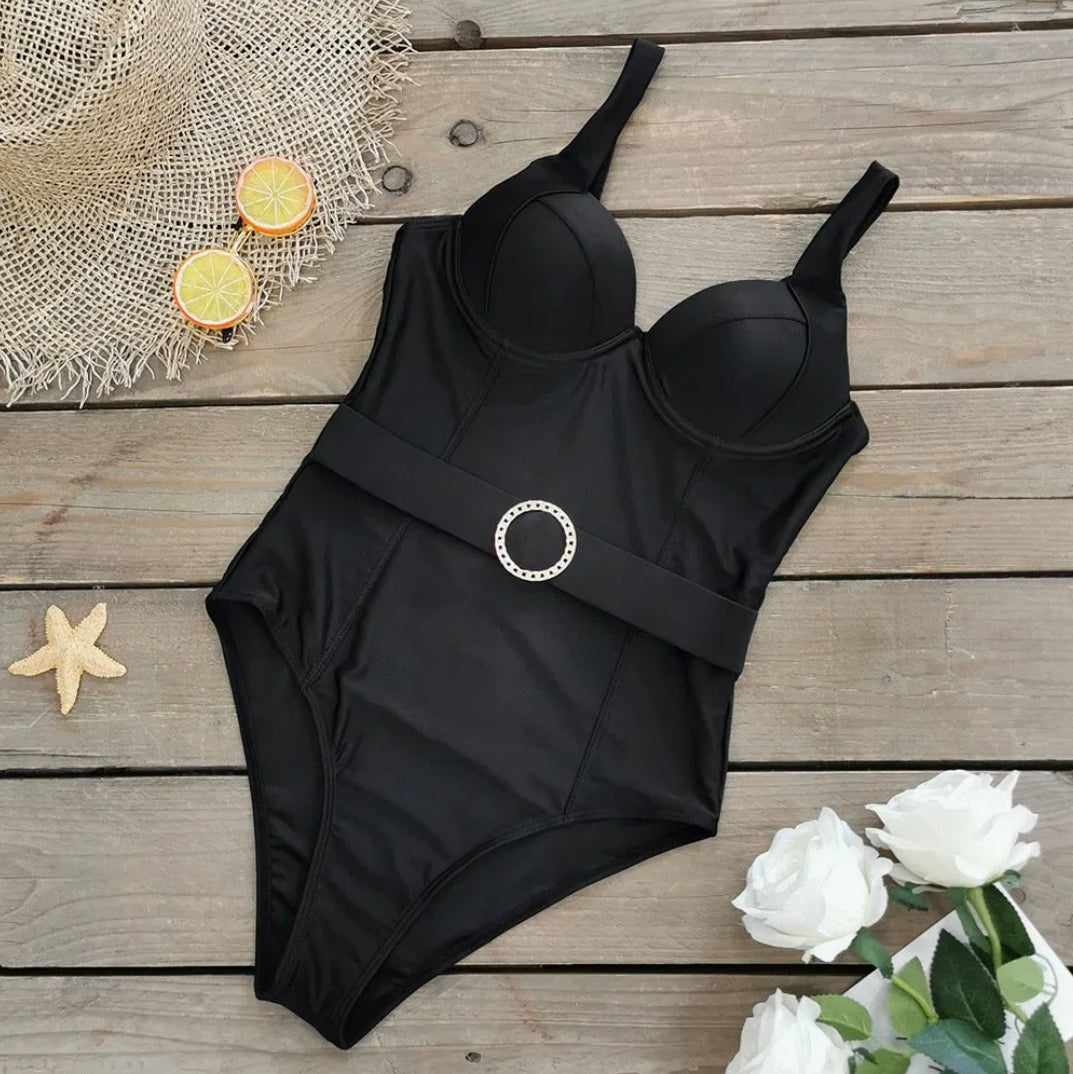 Maillot de bain une pièce féminin bohème ajusté avec détails torsadés – Tissu polyester confortable et séchage rapide