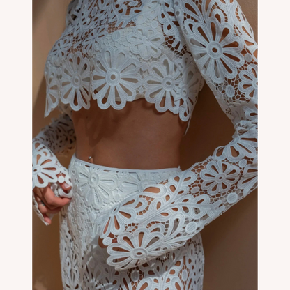 Ensemble en dentelle blanche au crochet pour femmes – Haut court à manches longues et jupe longue bohème chic
