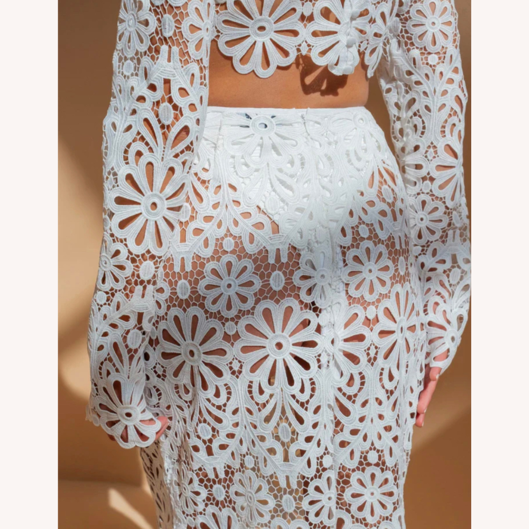 Ensemble en dentelle blanche au crochet pour femmes – Haut court à manches longues et jupe longue bohème chic