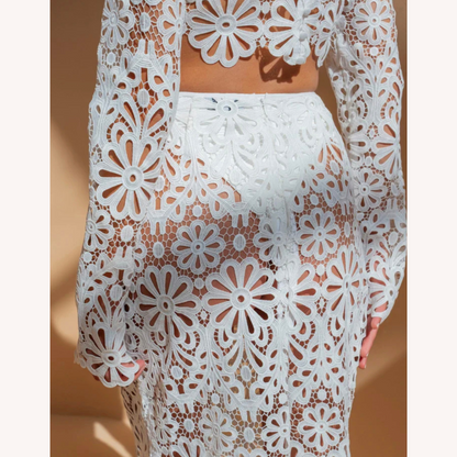 Ensemble en dentelle blanche au crochet pour femmes – Haut court à manches longues et jupe longue bohème chic