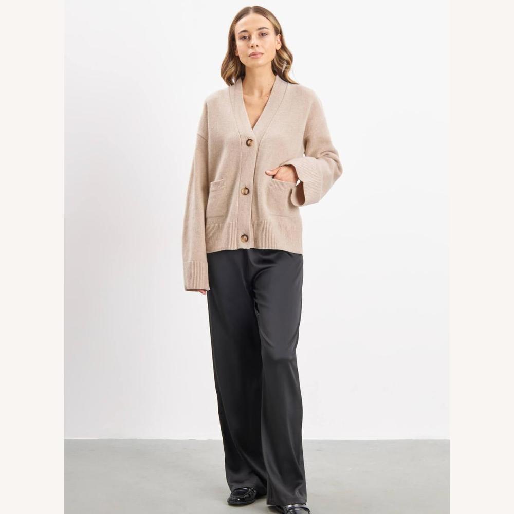 Cardigan ample pour femme en maille douce avec poches – Élégance décontractée beige et gris