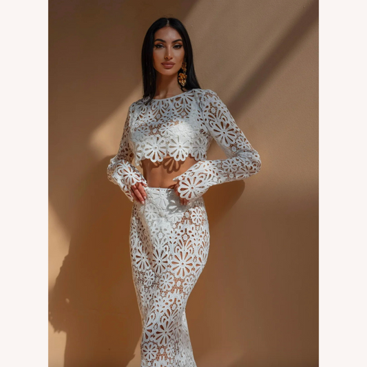 Ensemble en dentelle blanche au crochet pour femmes – Haut court à manches longues et jupe longue bohème chic