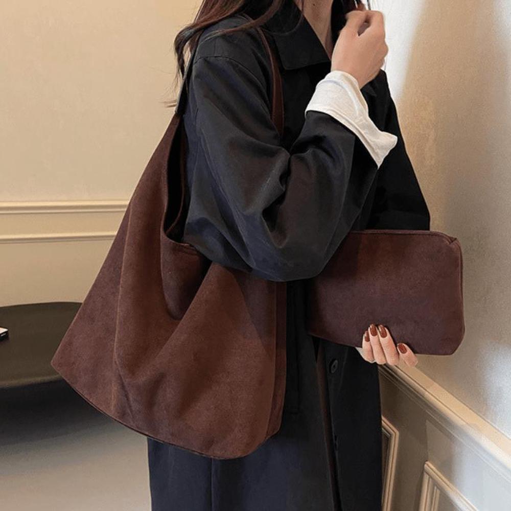 Sac à bandoulière semi-circulaire en cuir végétal pour femme, compatible avec Macbook 13 pouces – Élégant et spacieux