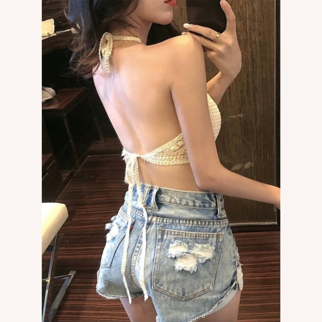 Haut court crocheté bohème chic pour femme – Haut court blanc avec lien au cou pour un look estival élégant