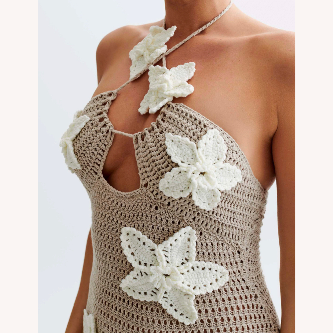 Robe longue en crochet pour femme bleue – Élégante robe d'été bohème maxi avec détails flottants