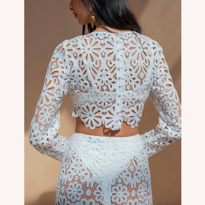 Ensemble en dentelle blanche au crochet pour femmes – Haut court à manches longues et jupe longue bohème chic