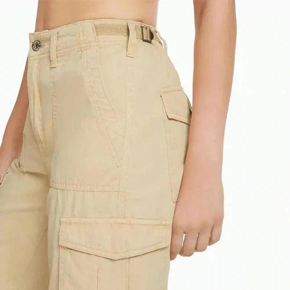 Pantalon cargo élégant pour femme avec poches pratiques et taille ajustable – Confort et style contemporain