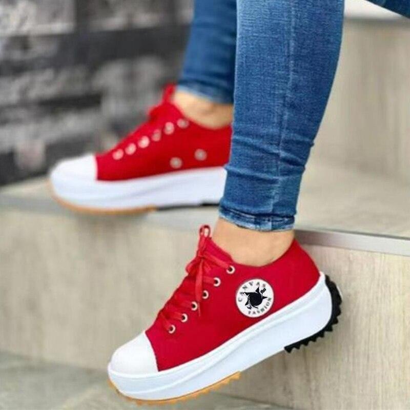 Baskets blanches élégantes pour femmes avec semelle en mousse à mémoire de forme et amorti optimal pour un confort quotidien