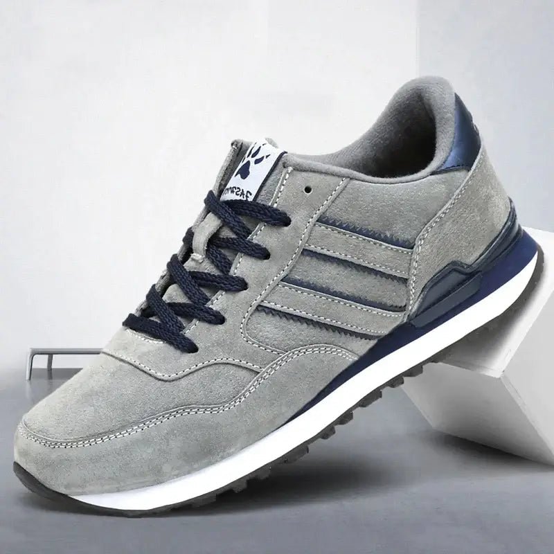 Classic Sneakers for Men with Superior Comfort and Minimalist Design – Versatile for Casual Use
