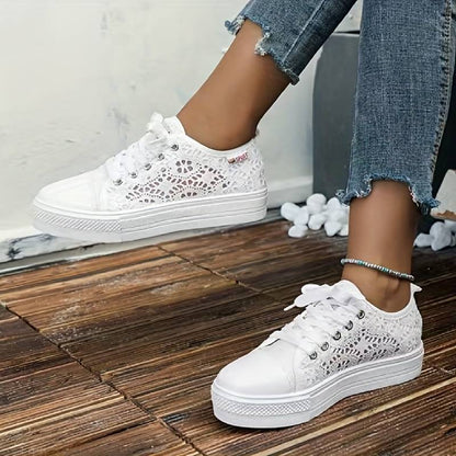 Baskets respirantes à lacets pour femmes avec motif ajouré unique – Confort léger et semelle compensée