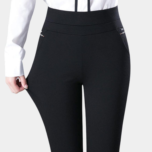 https://cdn.shopify.com/s/files/1/0856/8157/0128/files/C2430-Margot-black_2.png?v=1746458999