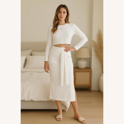 Ensemble élégant pour femme avec haut court à manches longues et jupe taille haute – Chic et confortable