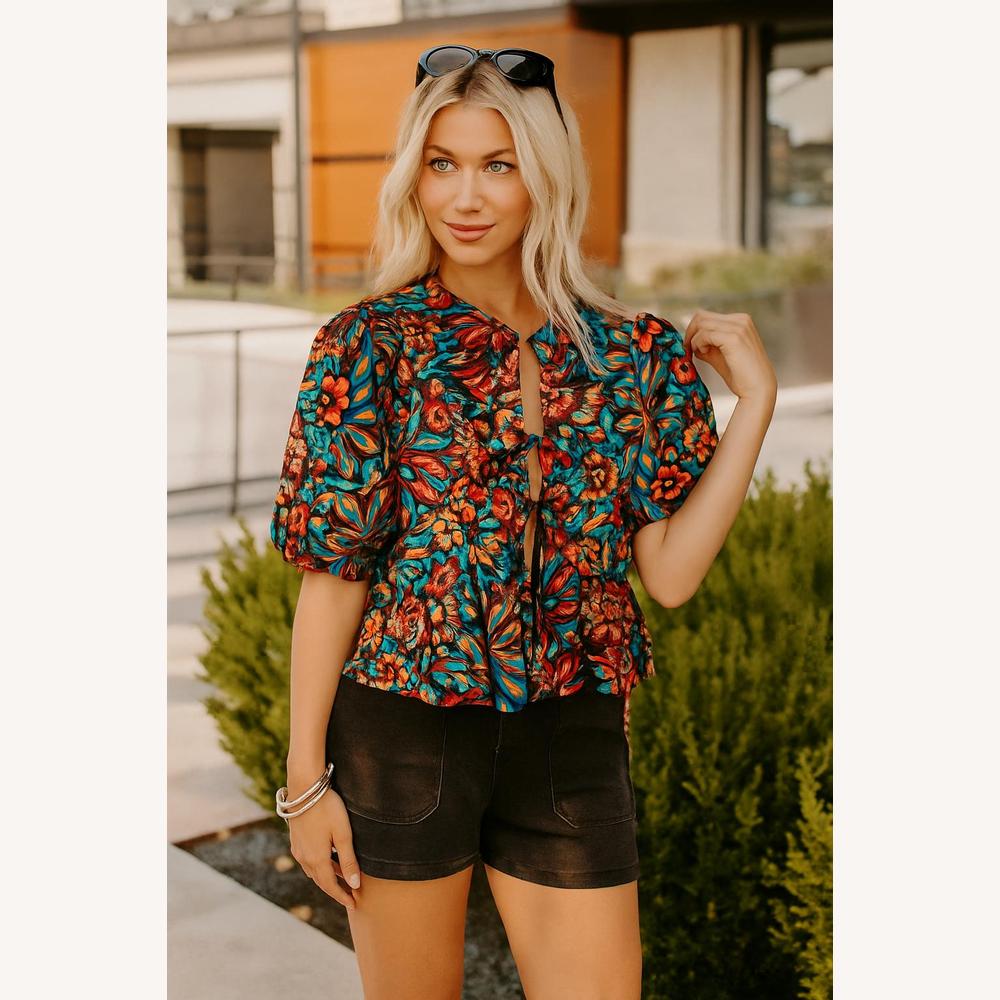 Blouse noire bohémienne à fleurs pour femme avec basque, manches bouffantes et col à nouer - Élégante et stylée