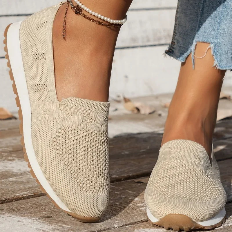 Women's Casual Flat Shoes in Breathable Mesh Slip-On - Round Toe