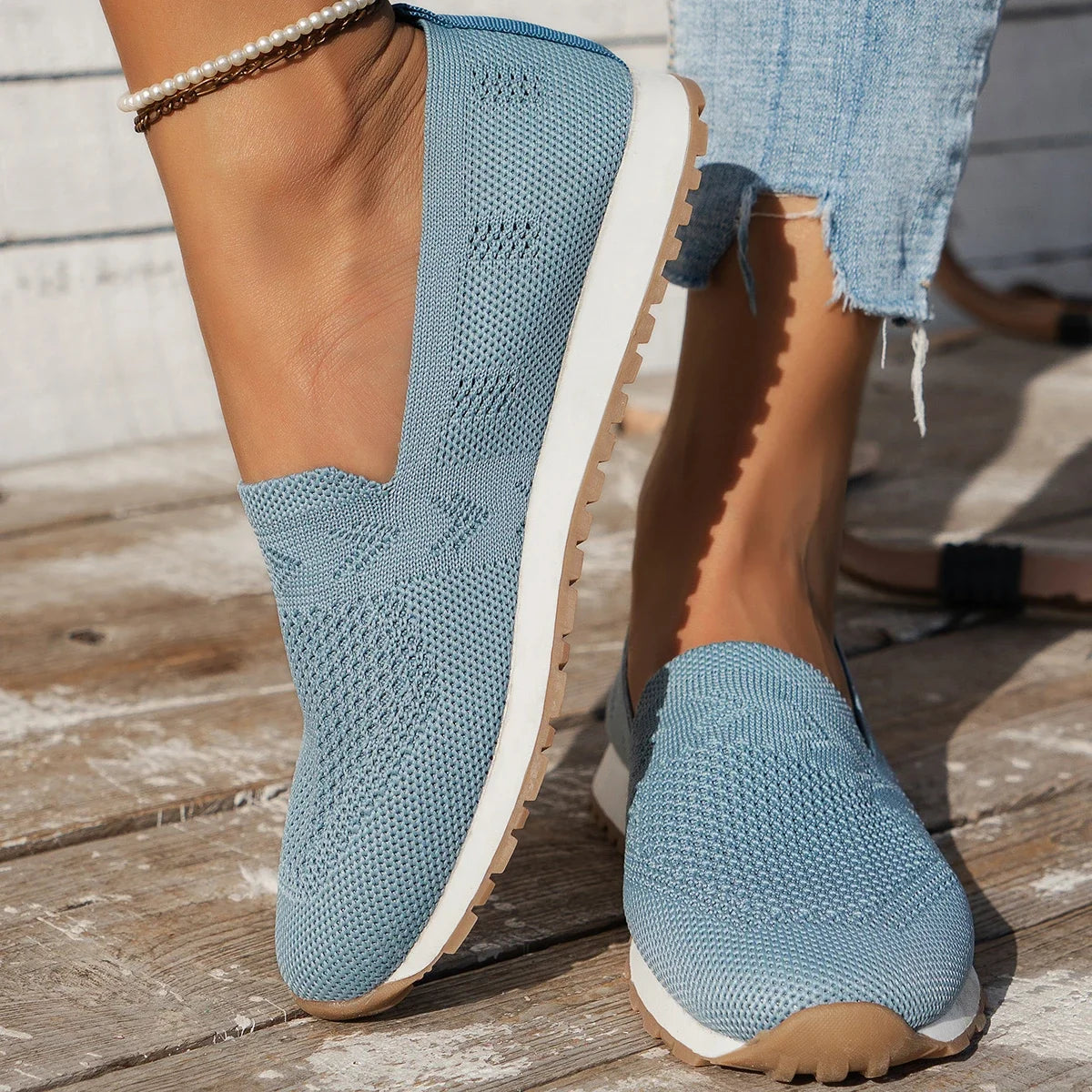 Women's Casual Flat Shoes in Breathable Mesh Slip-On - Round Toe
