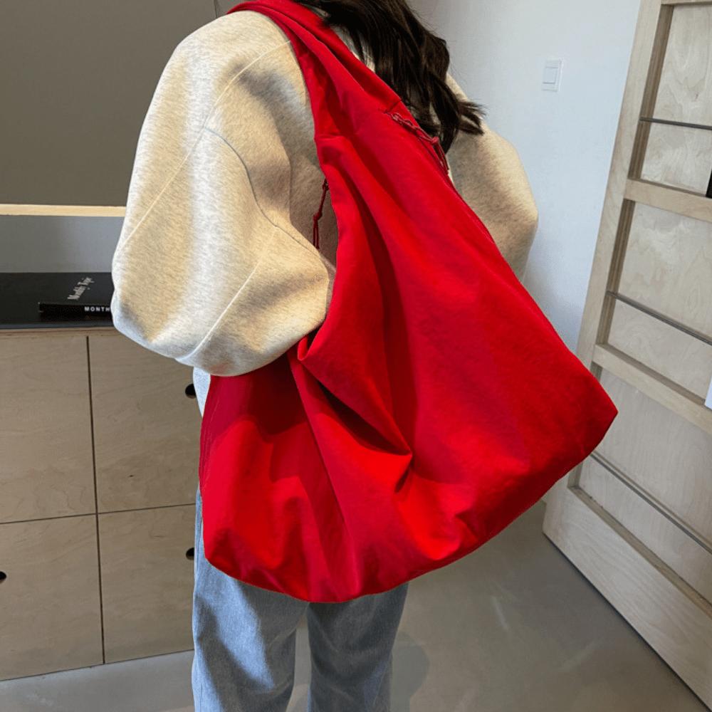 Sac Hobo Extra Large pour Femme en Nylon Recyclé – Sac Pratique et Écologique avec Poches et Bandoulière Confortable