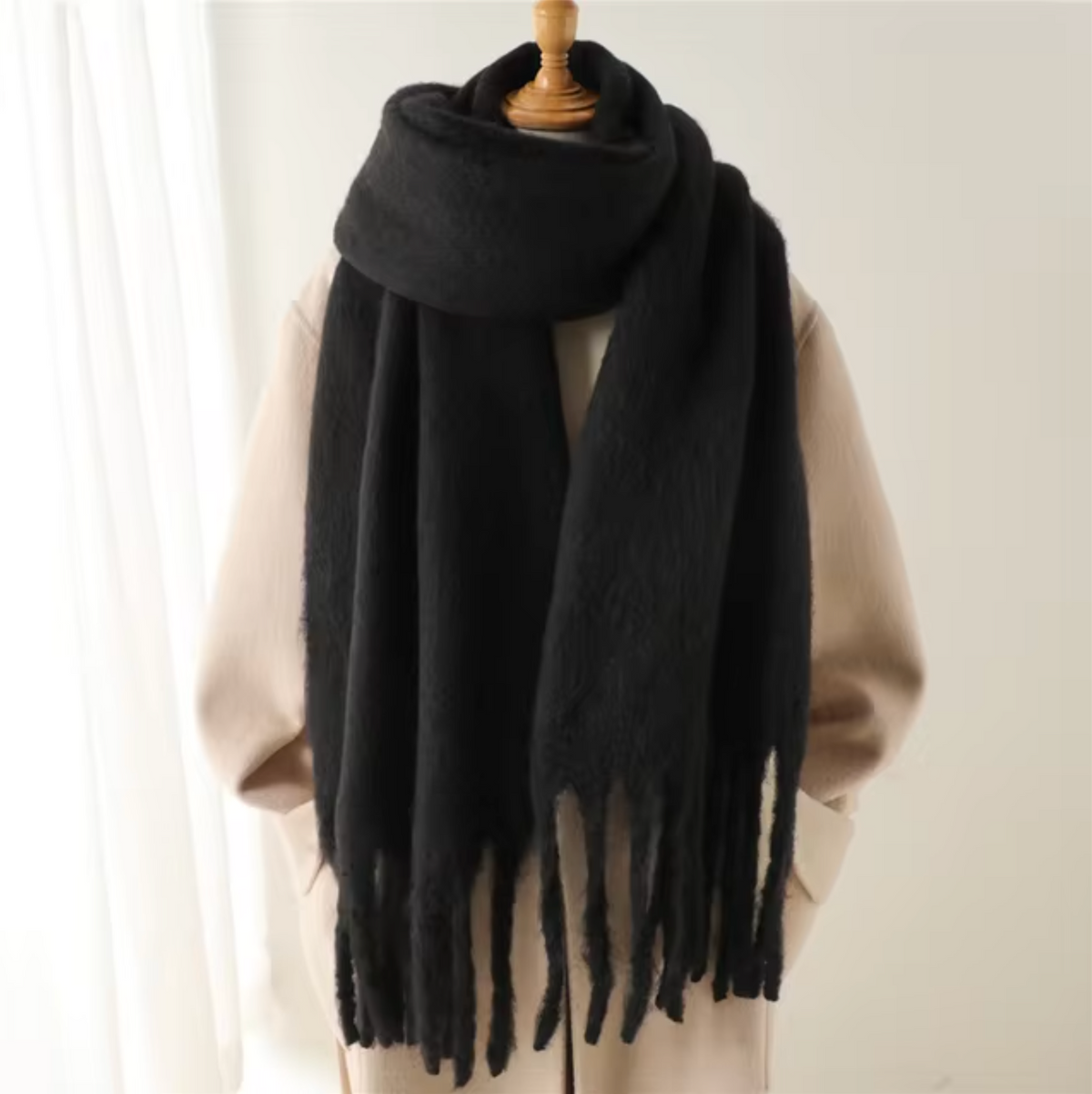 Écharpe Femme Surdimensionnée en Peluche avec Franges – Douce et Élégante pour l'Hiver, Confort et Style 2