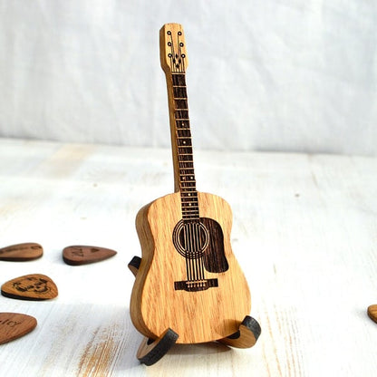 Étui en bois naturel pour médiators – Compact et pratique, capacité jusqu'à 8 médiators, idéal pour musiciens