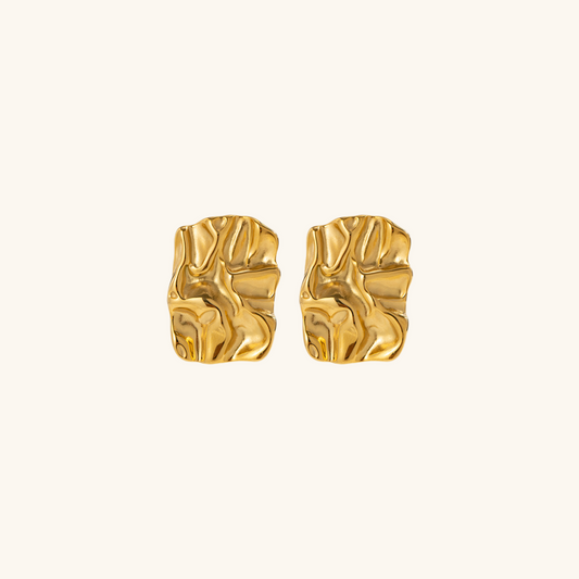 https://cdn.shopify.com/s/files/1/0159/8829/3686/files/GoldJewelry-PlainBG_78dadd4d-f127-4876-9bf2-cf1243ac4f15.png?v=1701933350