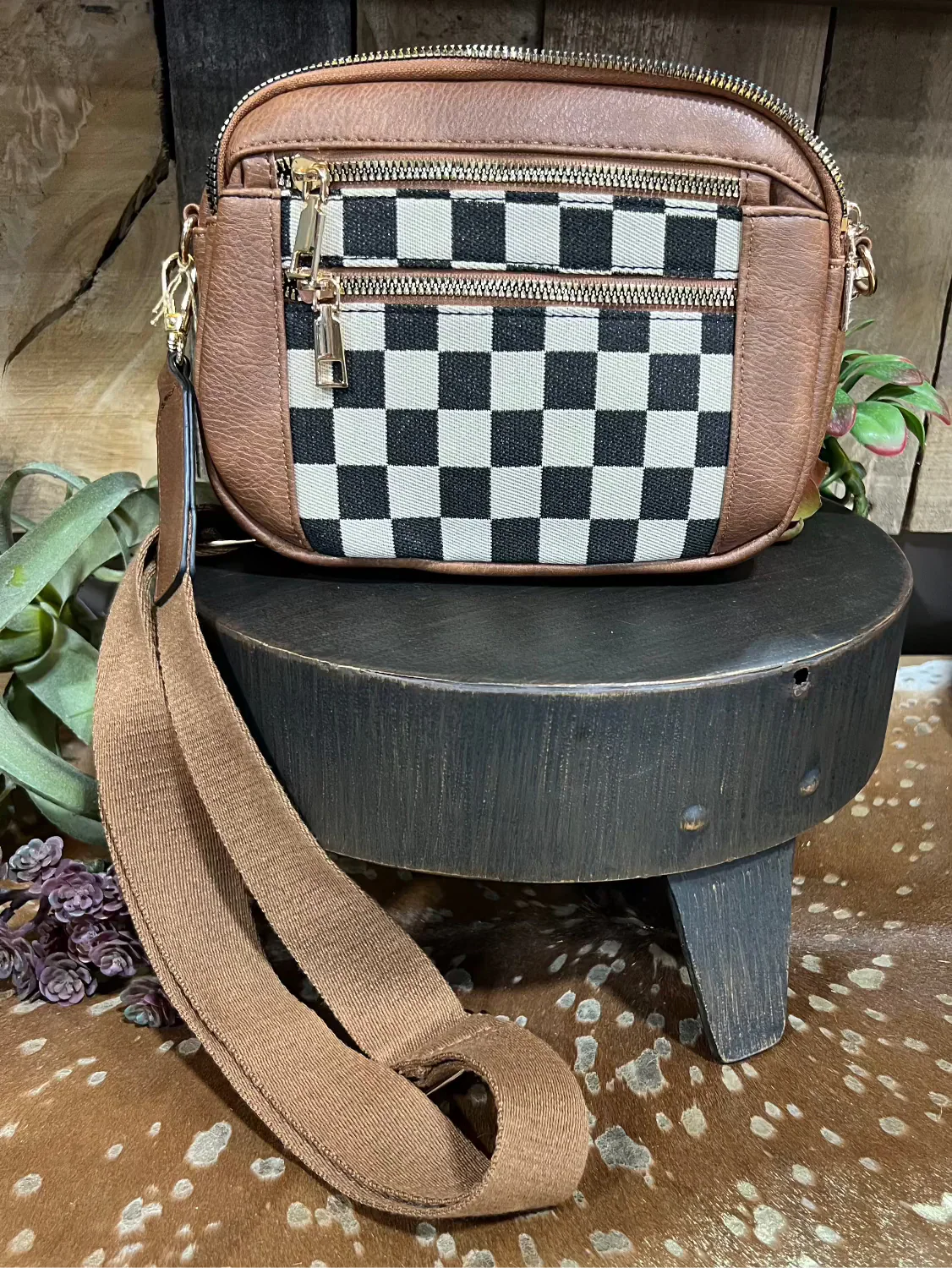 Sac à main féminin élégant et pratique à carreaux avec bandoulière réglable – Noir et blanc 30x25x10 cm