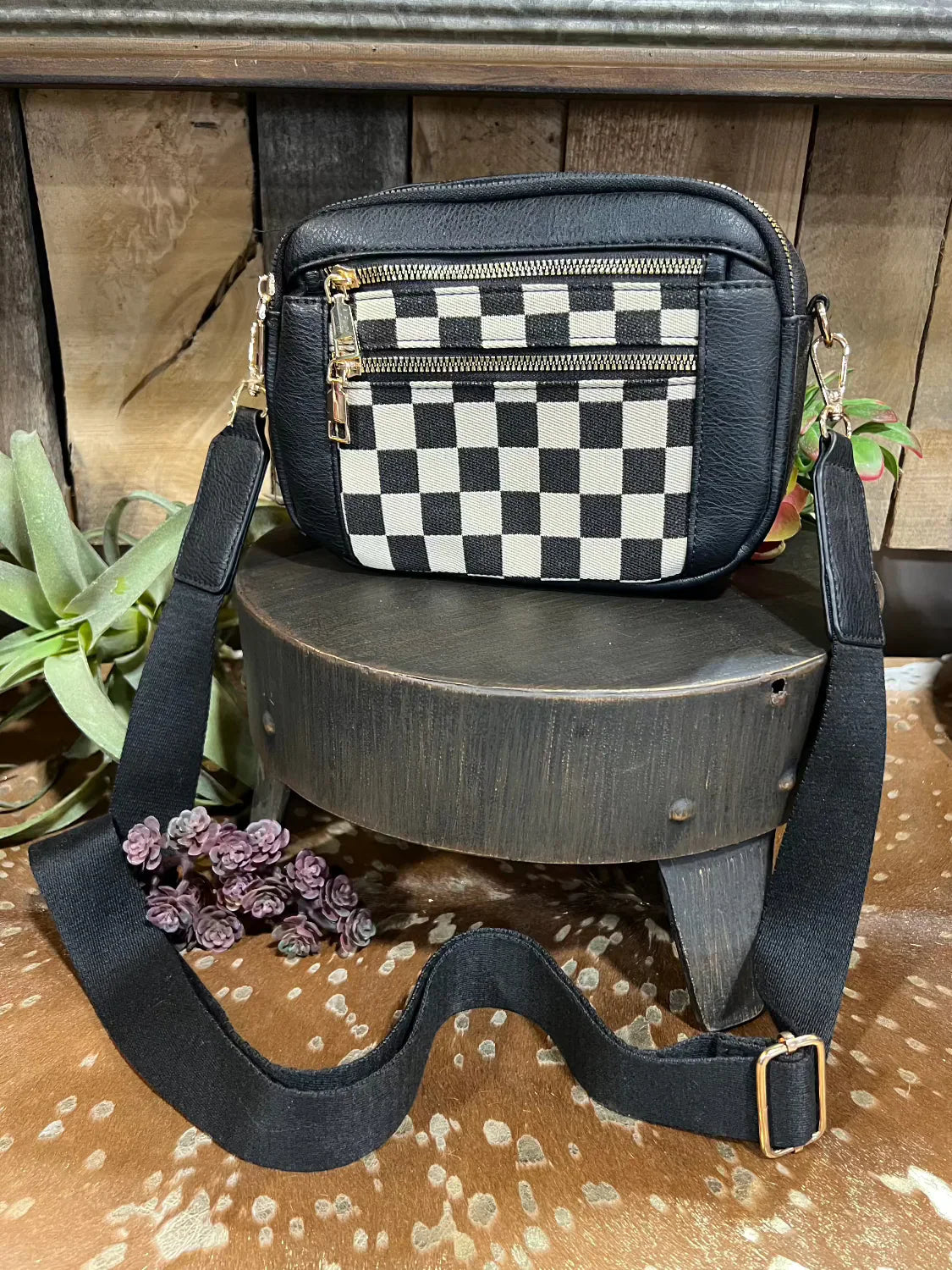 Sac à main féminin élégant et pratique à carreaux avec bandoulière réglable – Noir et blanc 30x25x10 cm