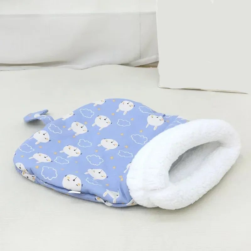 Soft Plush Self-Heating Cat Bed – Comfortable Nest for Small Pets