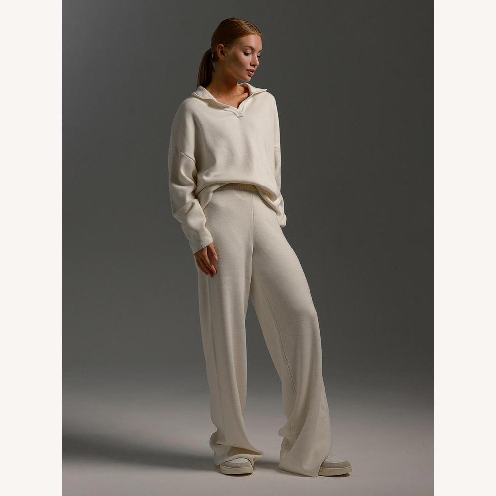 Ensemble détente tricoté en acrylique avec pull col polo surdimensionné et pantalon ample – Confort et élégance pour femmes