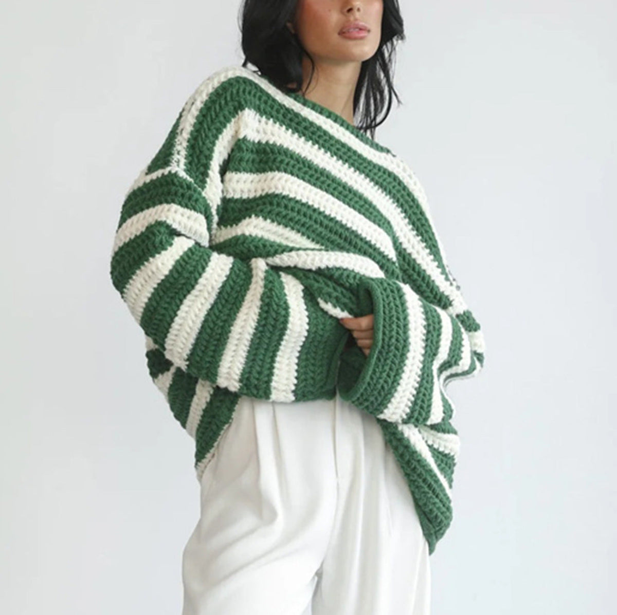 Pull pour femme Oriana | Tricot rayé épais, ample et décolleté épaule nue