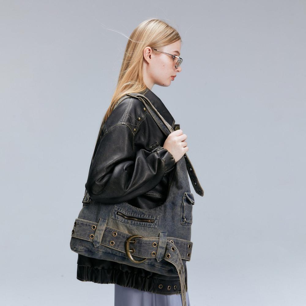 Eclectic Women's Hobo Bag in Denim with Adjustable Strap – Compact and Spacious Handbag for a Trendy Style