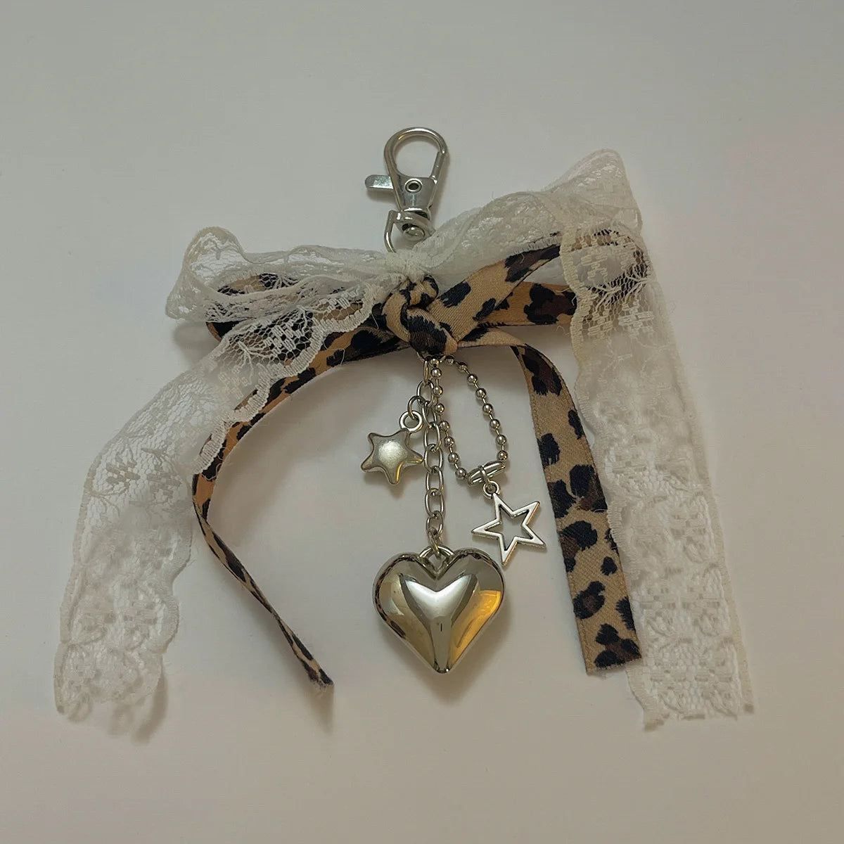 Pendentif gothique Y2K en dentelle noire avec cœur et glands – Accessoire de mode pour sac à main et clés
