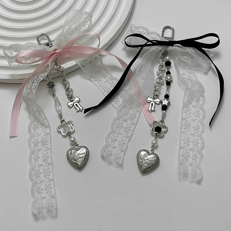 Pendentif gothique Y2K en dentelle noire avec cœur et glands – Accessoire de mode pour sac à main et clés