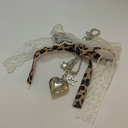 Pendentif gothique Y2K en dentelle noire avec cœur et glands – Accessoire de mode pour sac à main et clés