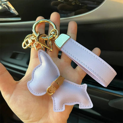Porte-clés en cuir personnalisé avec silhouette de chien – Accessoire élégant et fonctionnel en cuir blanc