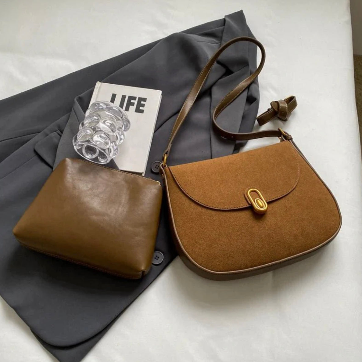 Sac d'épaule pour femme en cuir suédé synthétique avec bretelles réglables – Élégant et pratique pour un usage quotidien
