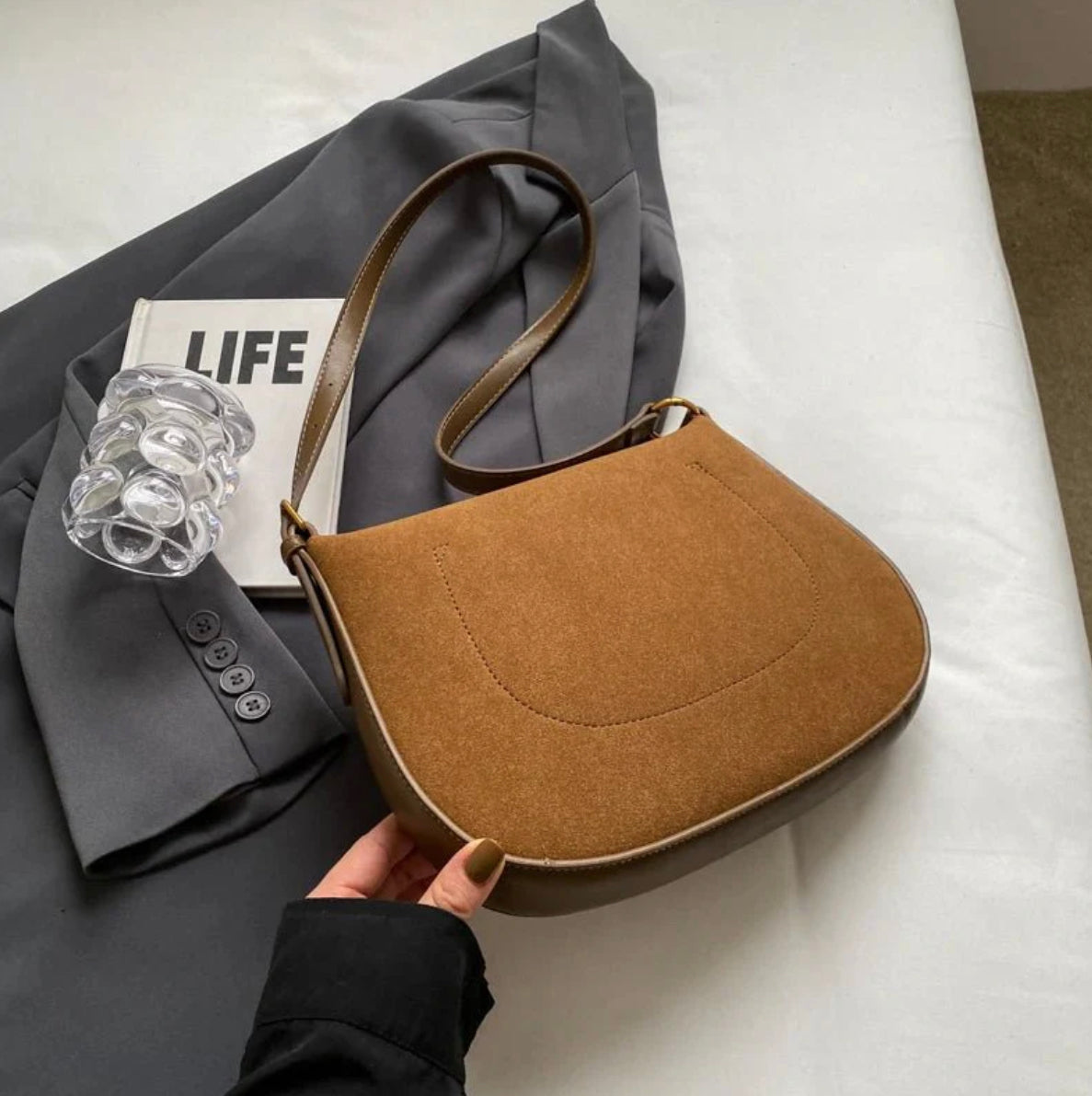 Sac d'épaule pour femme en cuir suédé synthétique avec bretelles réglables – Élégant et pratique pour un usage quotidien
