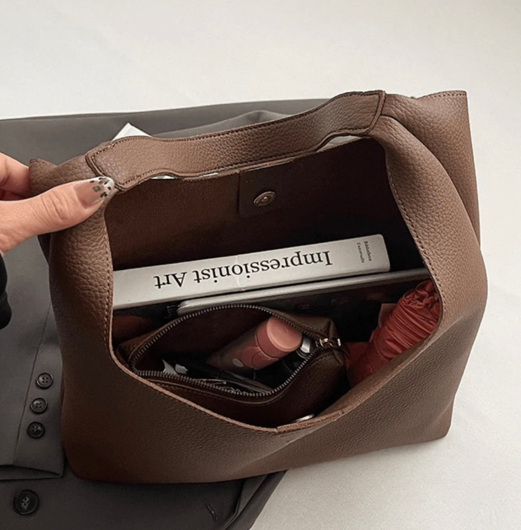 Sac Hobo pour Femme en Cuir Végétal Élégant avec Intérieur Polyvalent – Design Chic et Résistant pour Toutes Occasions