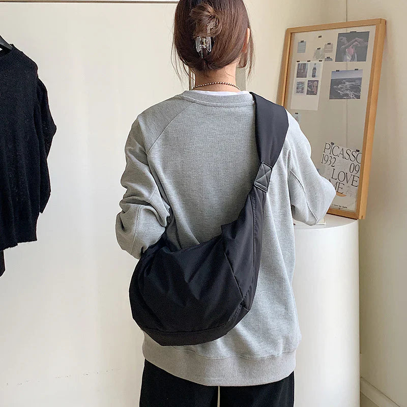 Grand sac d'épaule pour femme en nylon résistant avec bandoulière réglable – Sac décontracté ultra-léger pour un usage quotidien