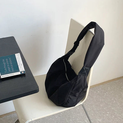 Grand sac d'épaule pour femme en nylon résistant avec bandoulière réglable – Sac décontracté ultra-léger pour un usage quotidien