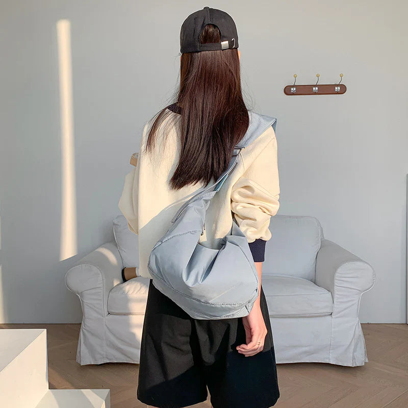 Grand sac d'épaule pour femme en nylon résistant avec bandoulière réglable – Sac décontracté ultra-léger pour un usage quotidien