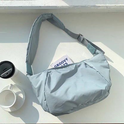 Grand sac d'épaule pour femme en nylon résistant avec bandoulière réglable – Sac décontracté ultra-léger pour un usage quotidien