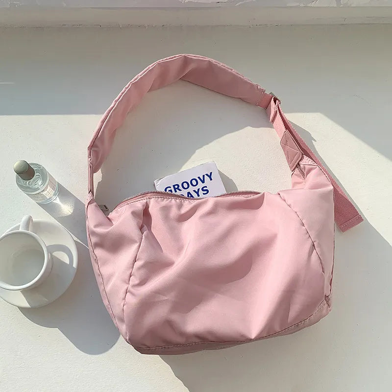 Grand sac d'épaule pour femme en nylon résistant avec bandoulière réglable – Sac décontracté ultra-léger pour un usage quotidien