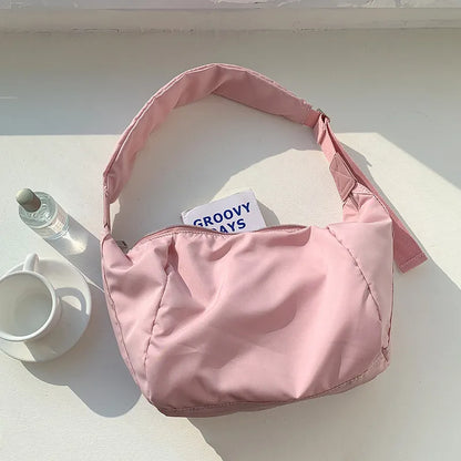 Grand sac d'épaule pour femme en nylon résistant avec bandoulière réglable – Sac décontracté ultra-léger pour un usage quotidien