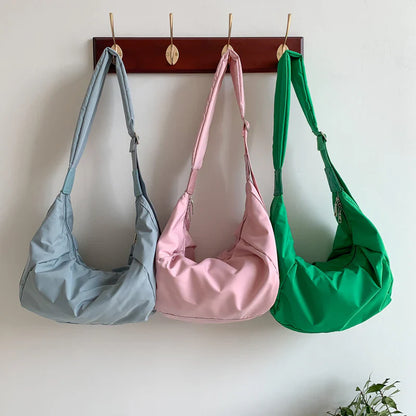 Grand sac d'épaule pour femme en nylon résistant avec bandoulière réglable – Sac décontracté ultra-léger pour un usage quotidien