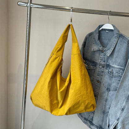 Sac Hobo Extra Large pour Femme en Nylon Recyclé – Sac Pratique et Écologique avec Poches et Bandoulière Confortable
