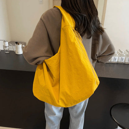 Sac Hobo Extra Large pour Femme en Nylon Recyclé – Sac Pratique et Écologique avec Poches et Bandoulière Confortable