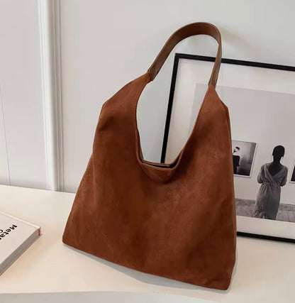Sac à bandoulière semi-circulaire en cuir végétal pour femme, compatible avec Macbook 13 pouces – Élégant et spacieux